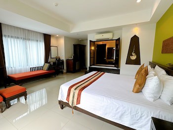 Navatara Phuket Resort