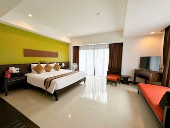 Navatara Phuket Resort