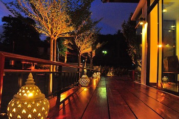 Navatara Phuket Resort