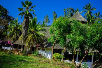 Antonio Beach Hotel And Spa
