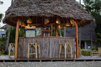 Antonio Beach Hotel And Spa