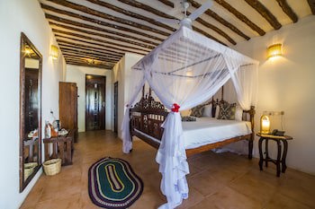 Antonio Beach Hotel And Spa