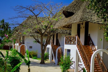 Antonio Beach Hotel And Spa