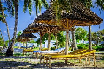 Antonio Beach Hotel And Spa