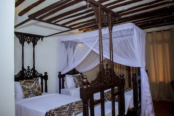 Antonio Beach Hotel And Spa