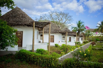 Antonio Beach Hotel And Spa