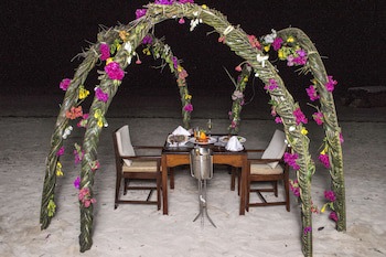 Antonio Beach Hotel And Spa