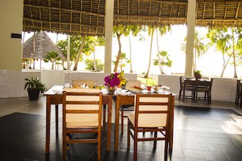 Antonio Beach Hotel And Spa