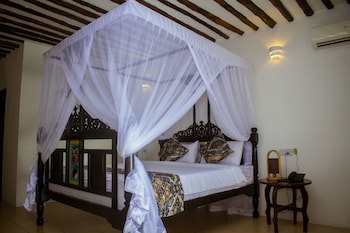 Antonio Beach Hotel And Spa