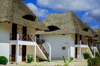 Antonio Beach Hotel And Spa