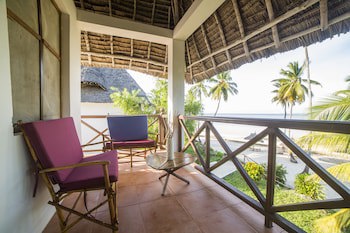Antonio Beach Hotel And Spa