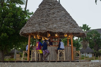 Antonio Beach Hotel And Spa
