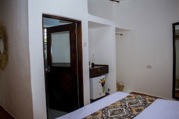 Antonio Beach Hotel And Spa