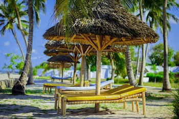 Antonio Beach Hotel And Spa