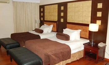 Owu Crown Hotel