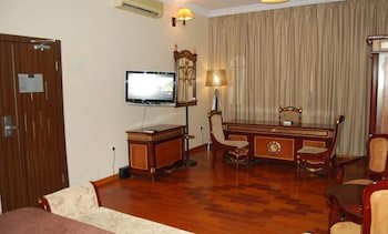 Owu Crown Hotel