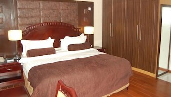 Owu Crown Hotel