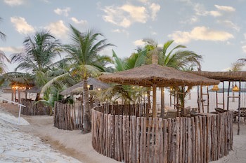 Royam Hotel