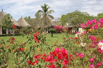 Royam Hotel