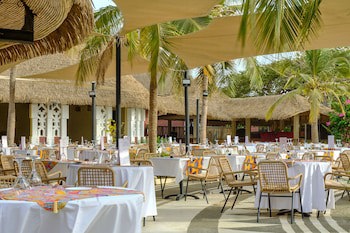 Royam Hotel