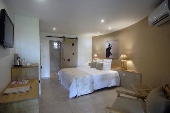 Royam Hotel