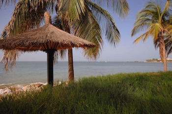 Royam Hotel