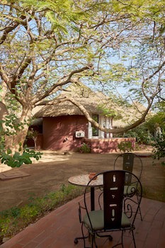Royam Hotel