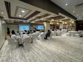 Meral Crown Hotel