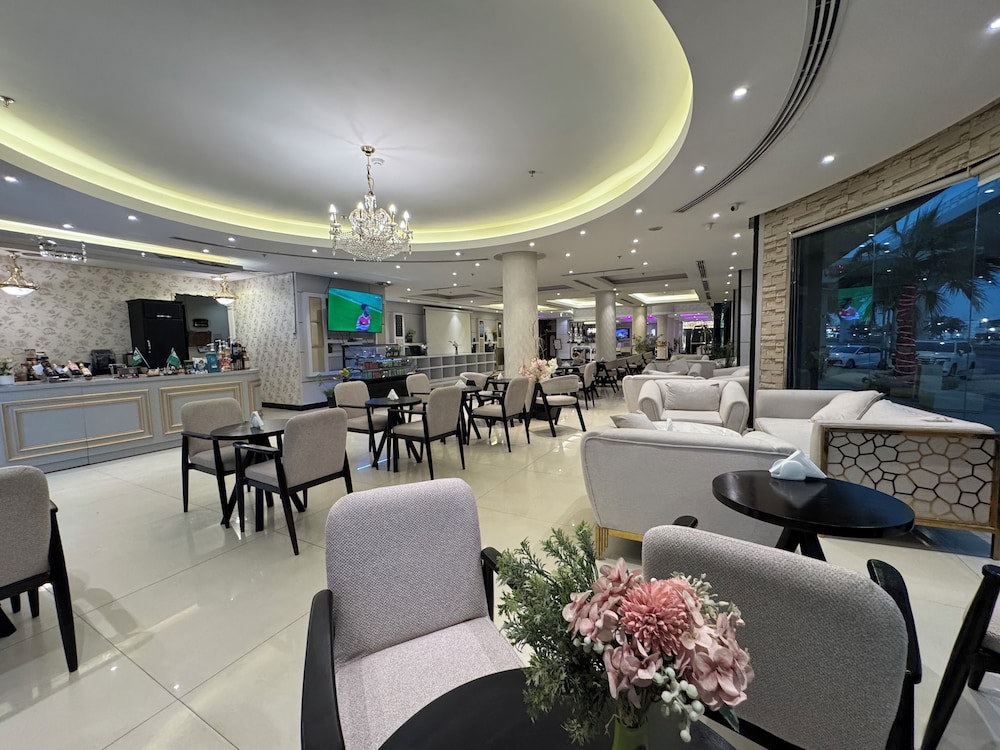Meral Crown Hotel