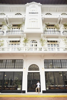 American Trade Hotel