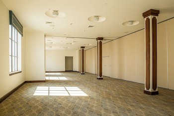 American Trade Hotel