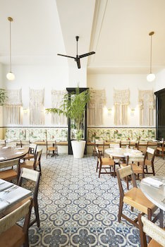 American Trade Hotel