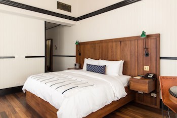 American Trade Hotel