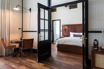 American Trade Hotel