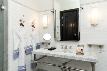 American Trade Hotel