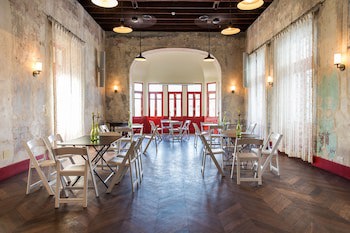 American Trade Hotel