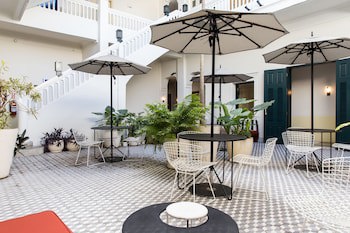 American Trade Hotel