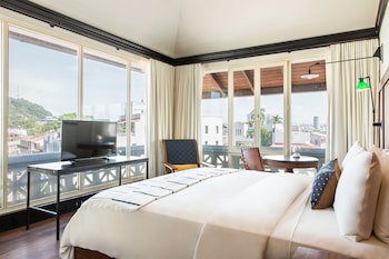 American Trade Hotel