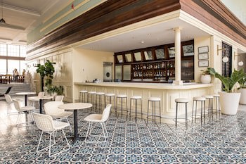 American Trade Hotel