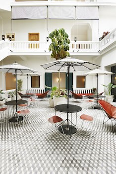 American Trade Hotel