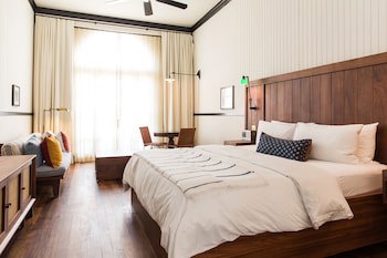 American Trade Hotel
