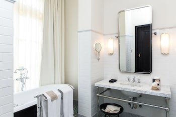 American Trade Hotel