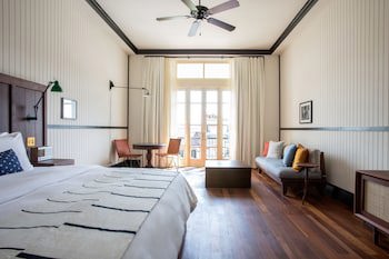 American Trade Hotel