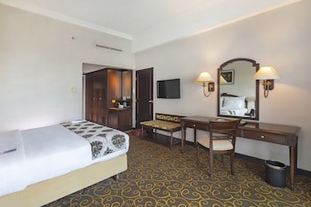 Blue Sky Hotel