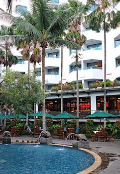 Blue Sky Hotel