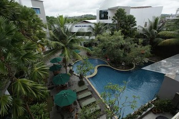 Blue Sky Hotel