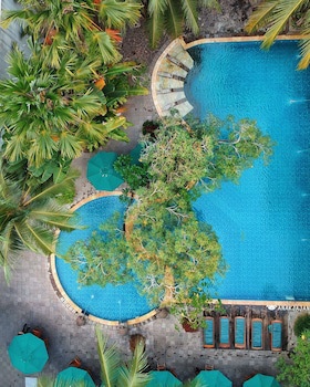 Blue Sky Hotel