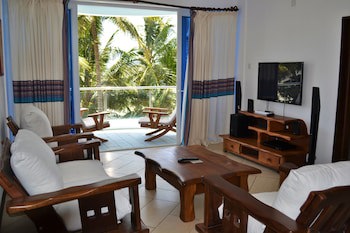Cowrie Shell Beach Apartments