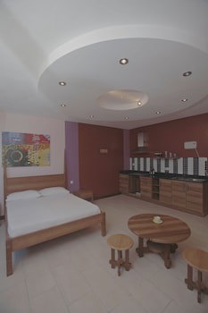 Cowrie Shell Beach Apartments