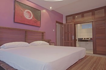 Cowrie Shell Beach Apartments